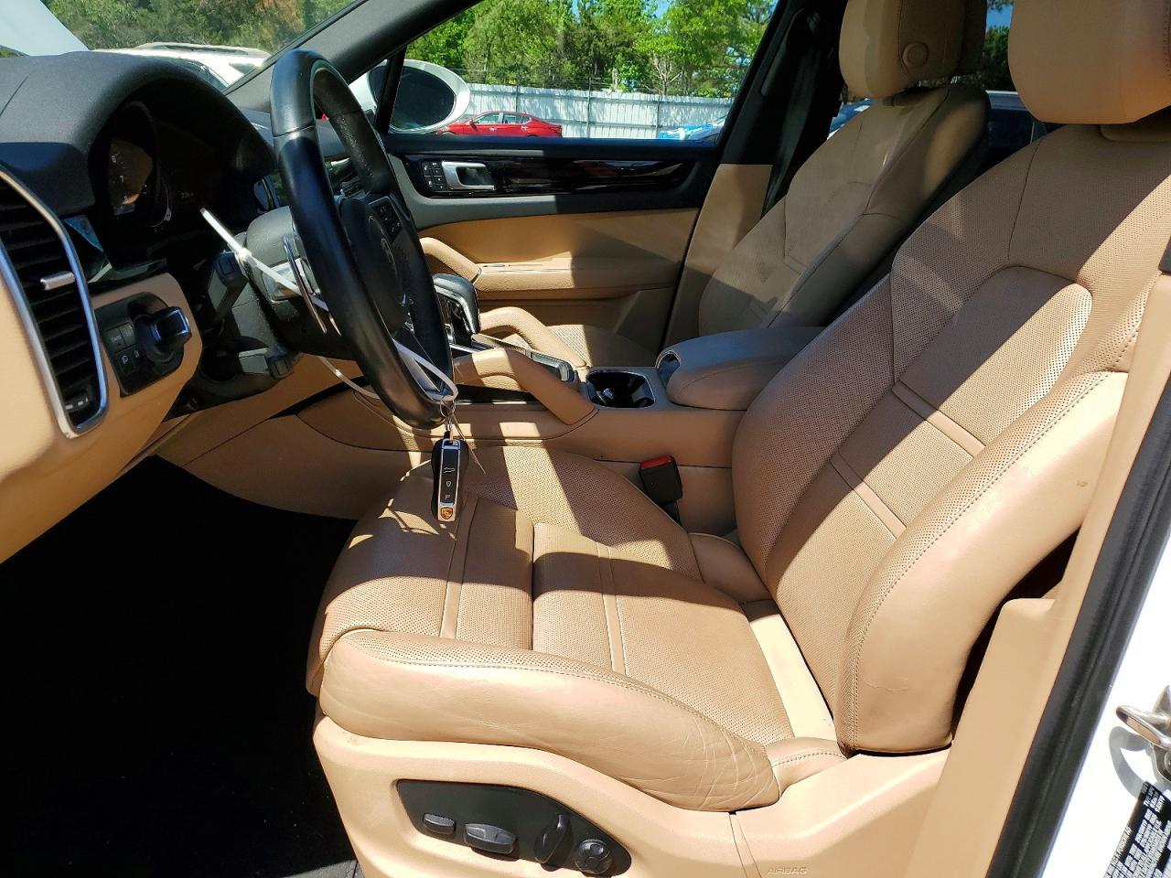 2022 Porsche Cayenne - zdjęcie 7