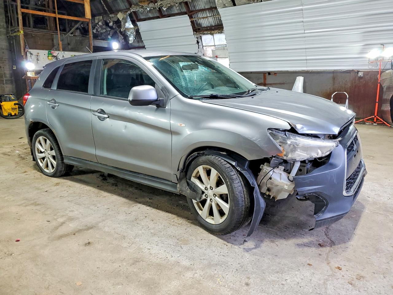 2013 Mitsubishi Outlander Sport Es - zdjęcie 4