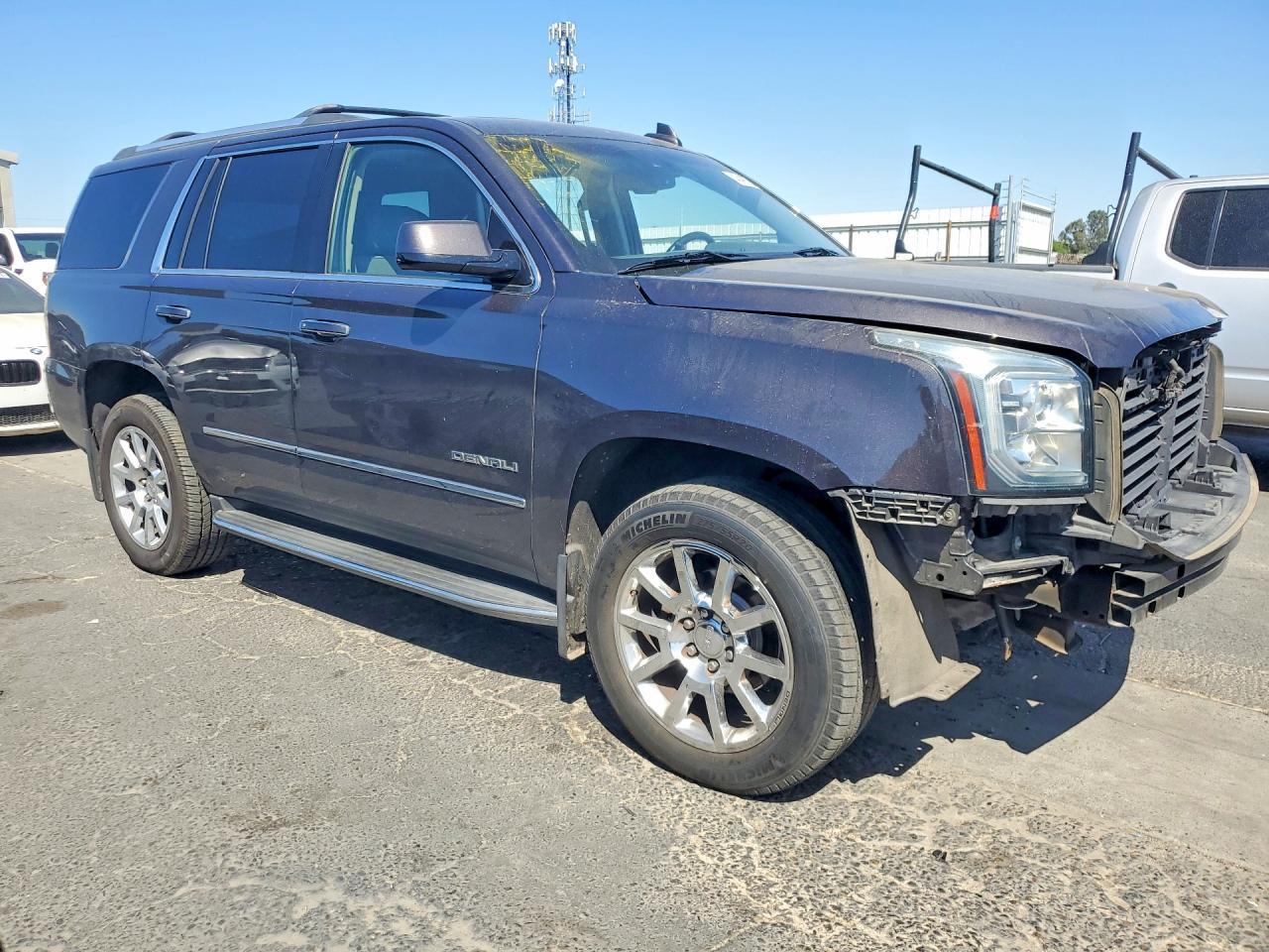 2017 GMC Yukon Denali - zdjęcie 4