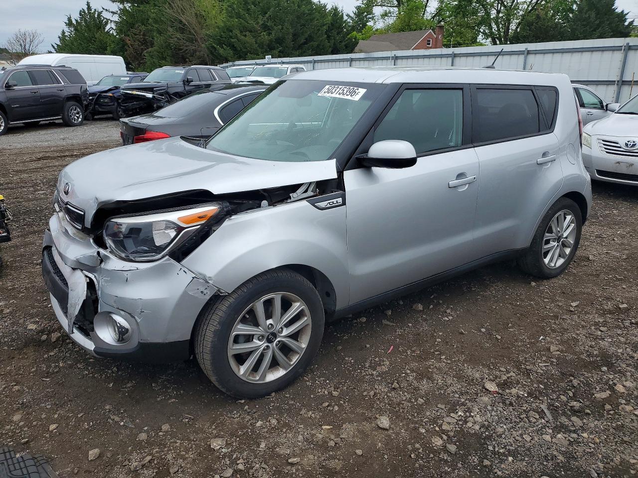 2017 Kia Soul + - zdjęcie główne