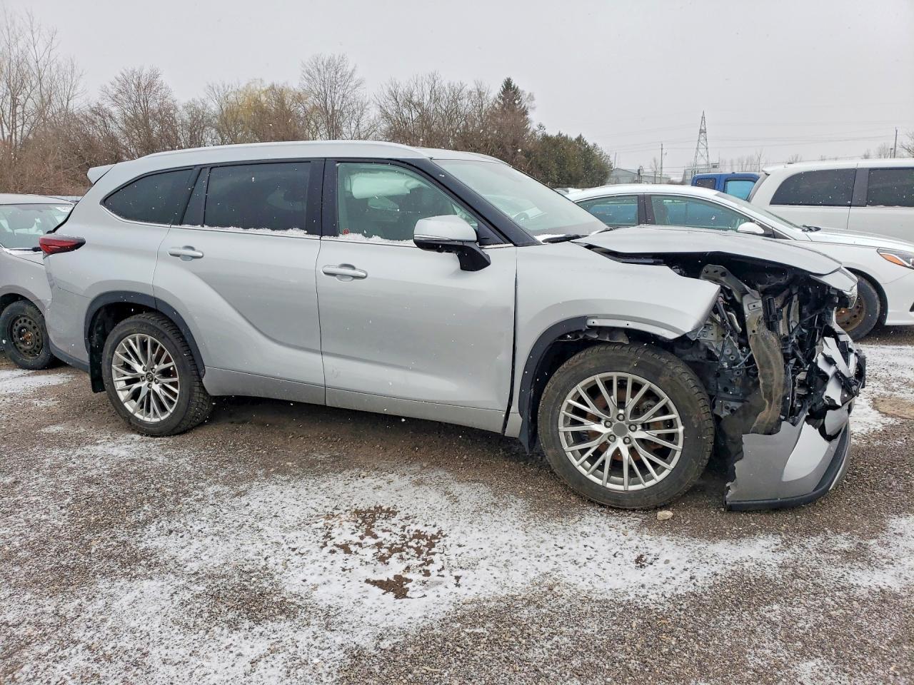 2024 Toyota Highlander Le - zdjęcie 4