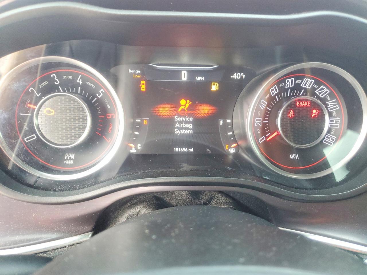 2015 Dodge Challenger R - zdjęcie 9