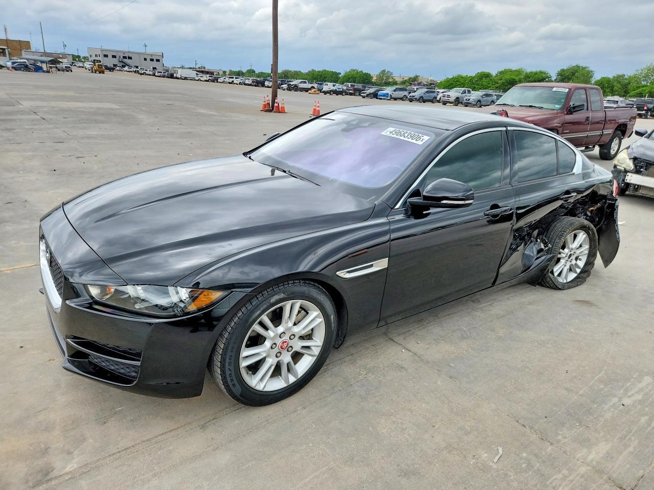 2018 Jaguar Xe Premium - zdjęcie główne