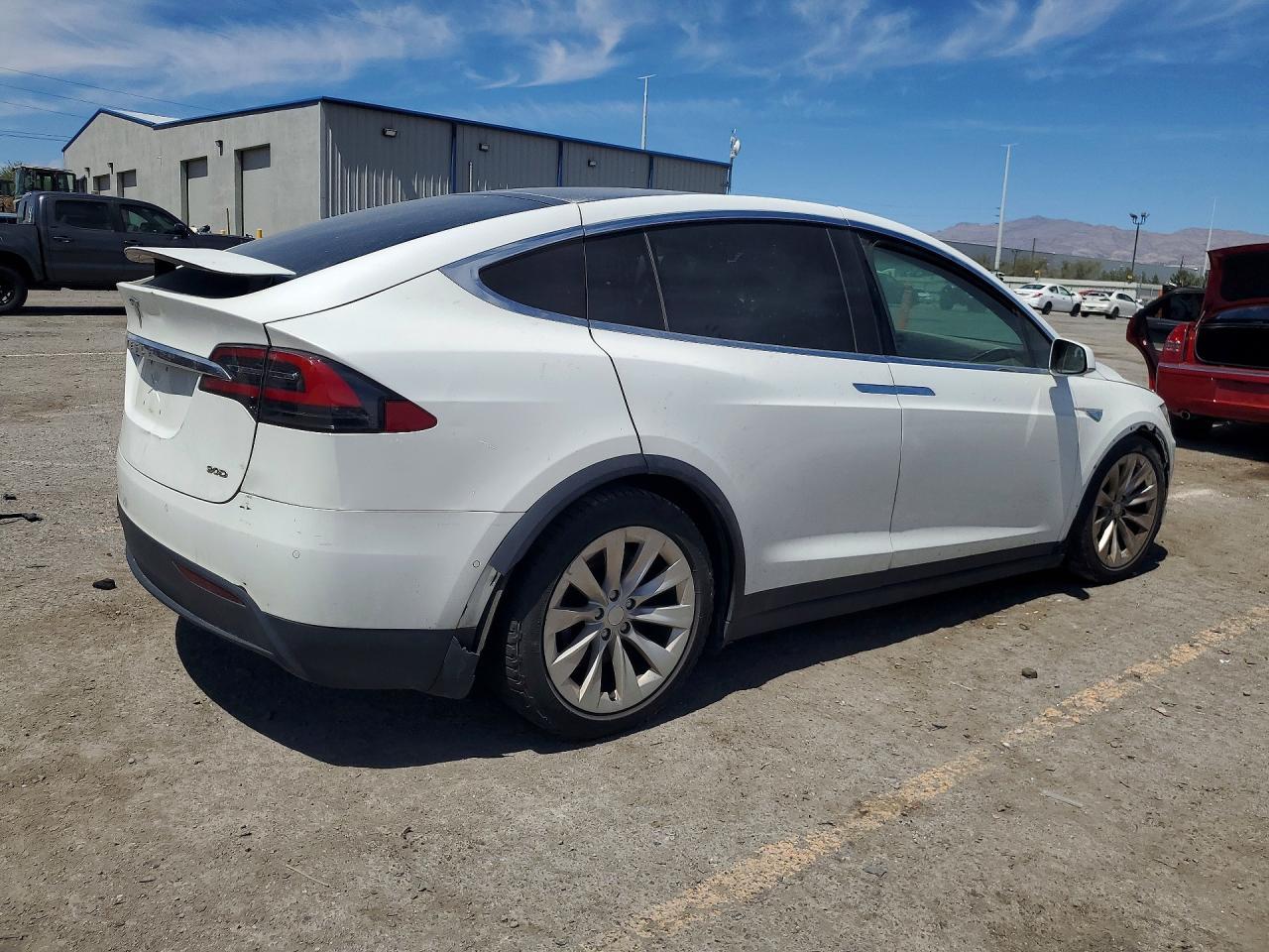 2016 Tesl Model X - zdjęcie 3
