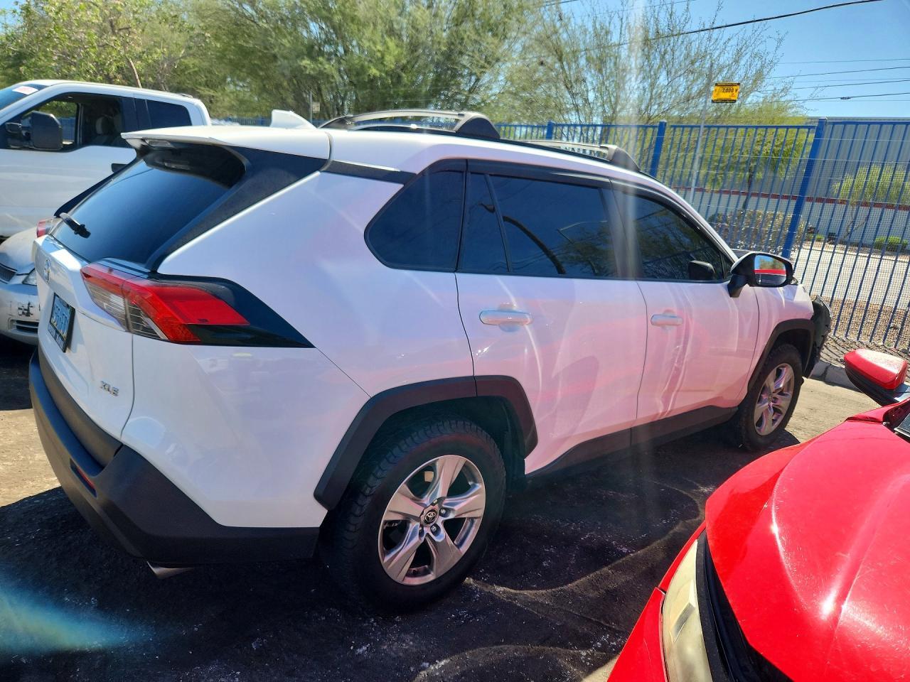 2020 Toyota Rav4 Xle - zdjęcie 3