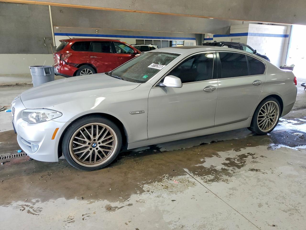2013 BMW 528 Xi - zdjęcie główne