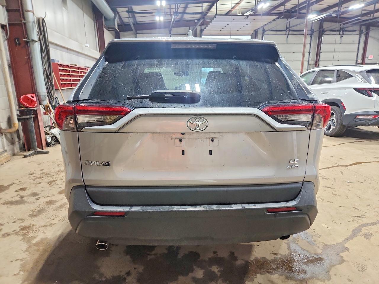 2022 Toyota Rav4 Le - zdjęcie 6