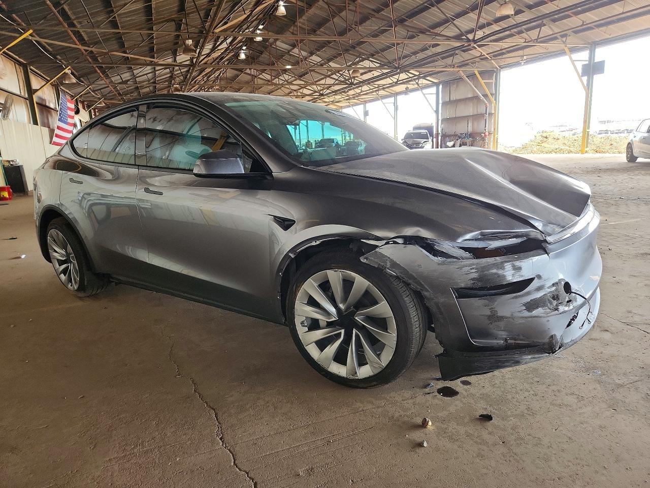 2026 Tesla Model Y - zdjęcie 4