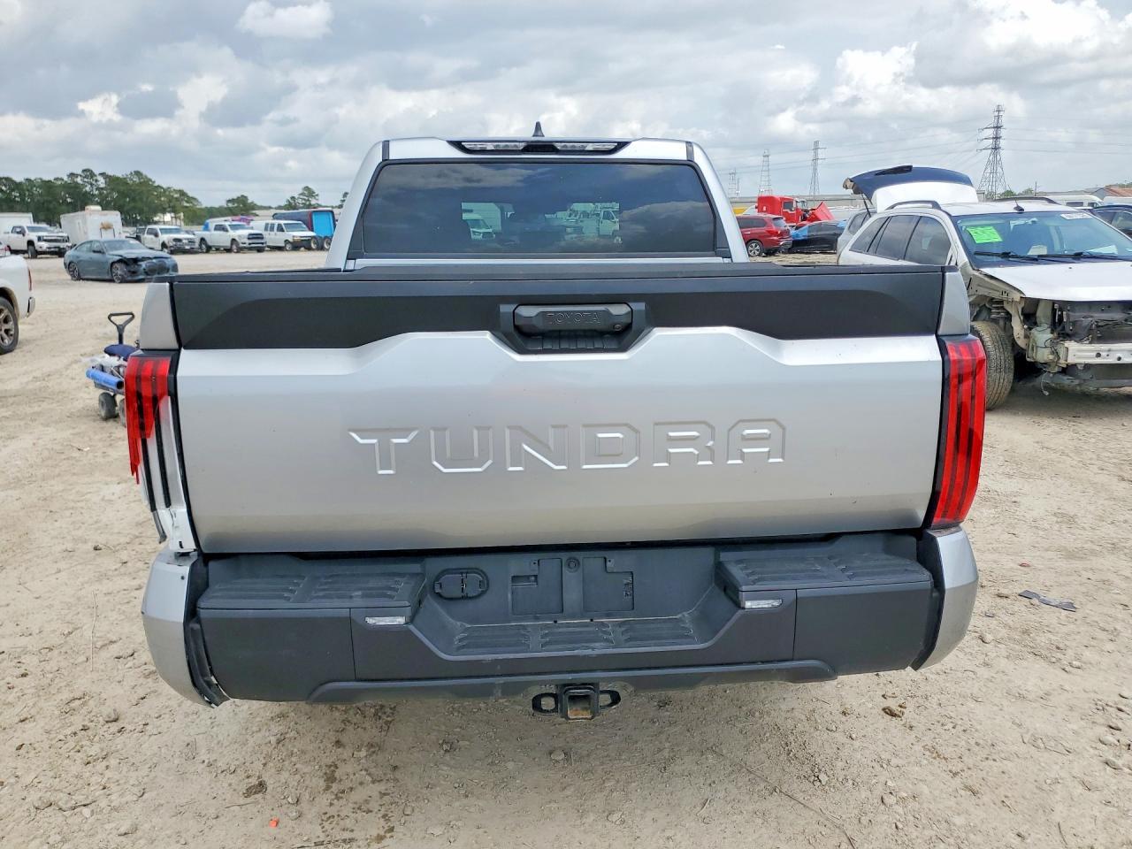 2025 Toyota Tundra Crewmax Sr - zdjęcie 6