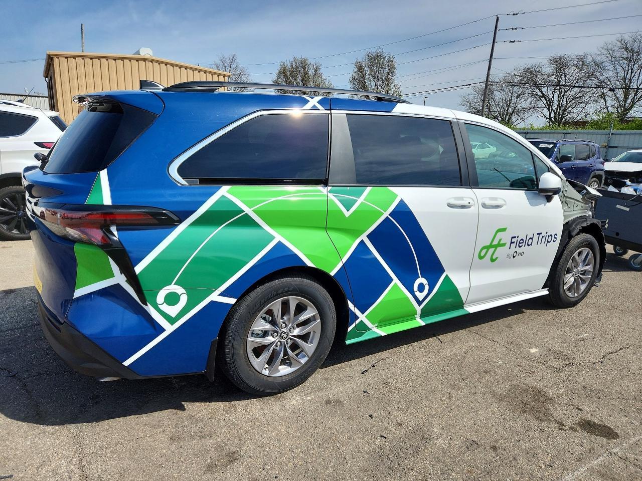 2025 Toyota Sienna Le 8-Passenger - zdjęcie 3