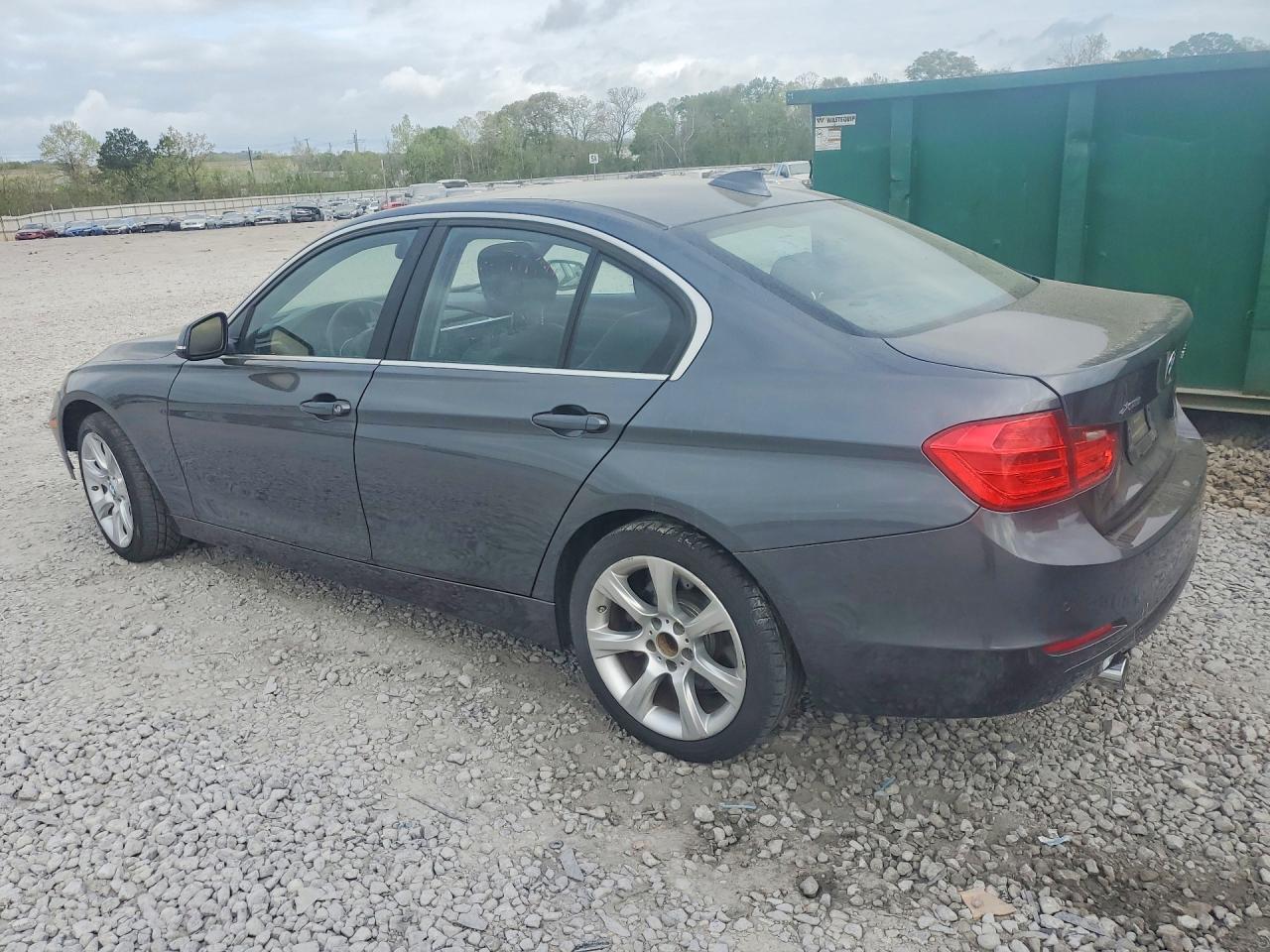 2015 BMW 335 Xi - zdjęcie 2