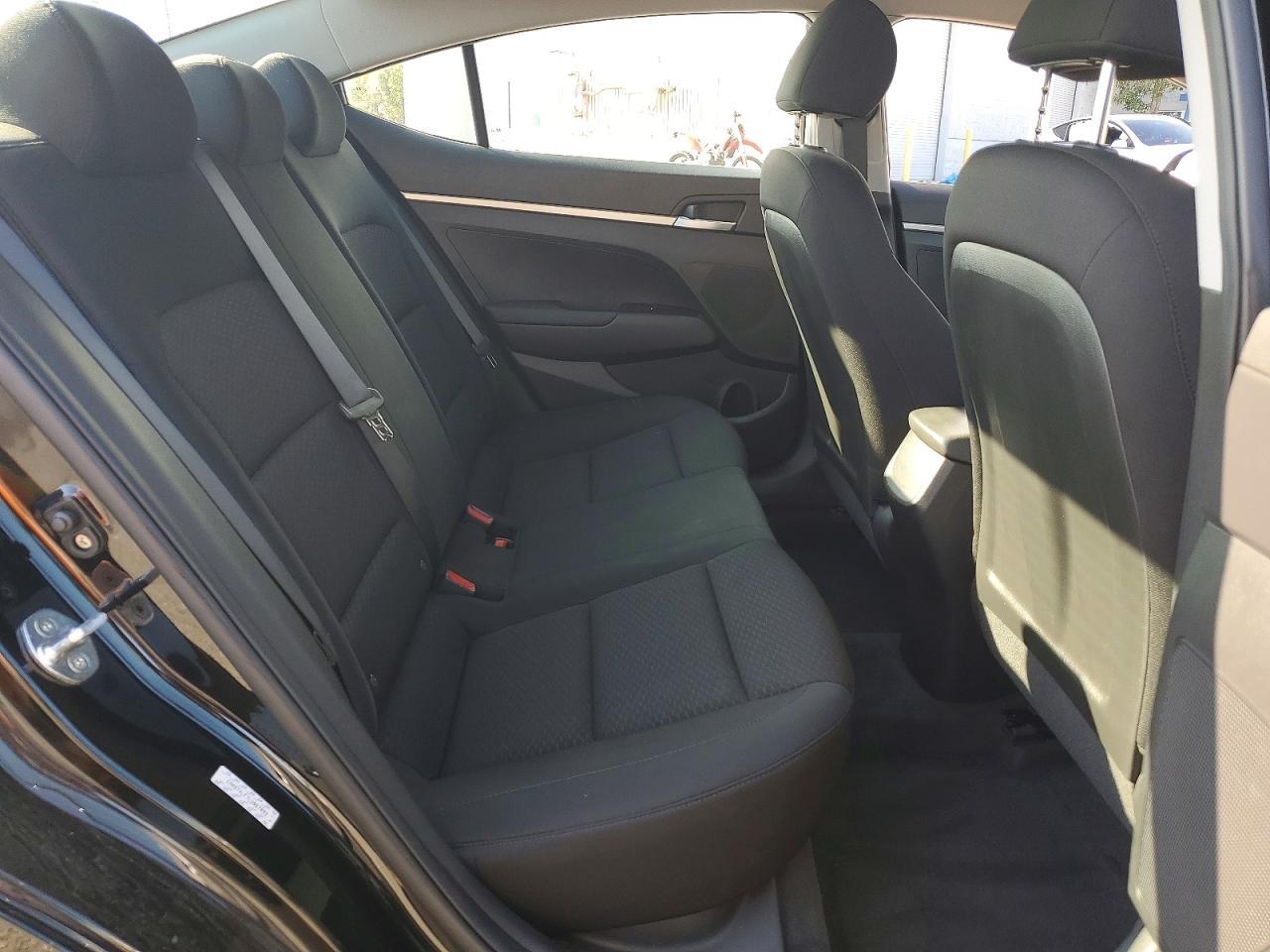 2020 Hyundai Elantra Se - zdjęcie 10