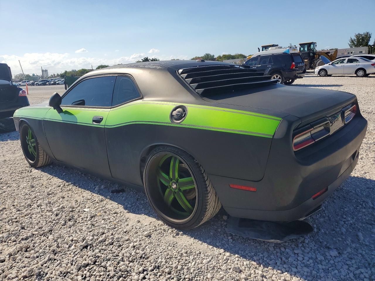 2015 Dodge Challenger Sxt - zdjęcie 2