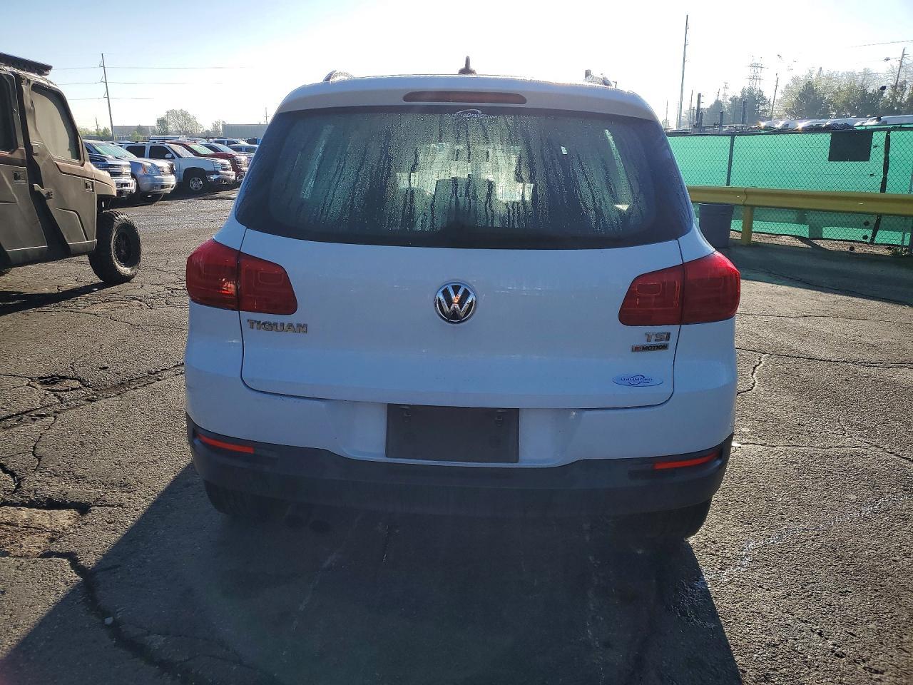 2017 Volkswagen Tiguan S - zdjęcie 6