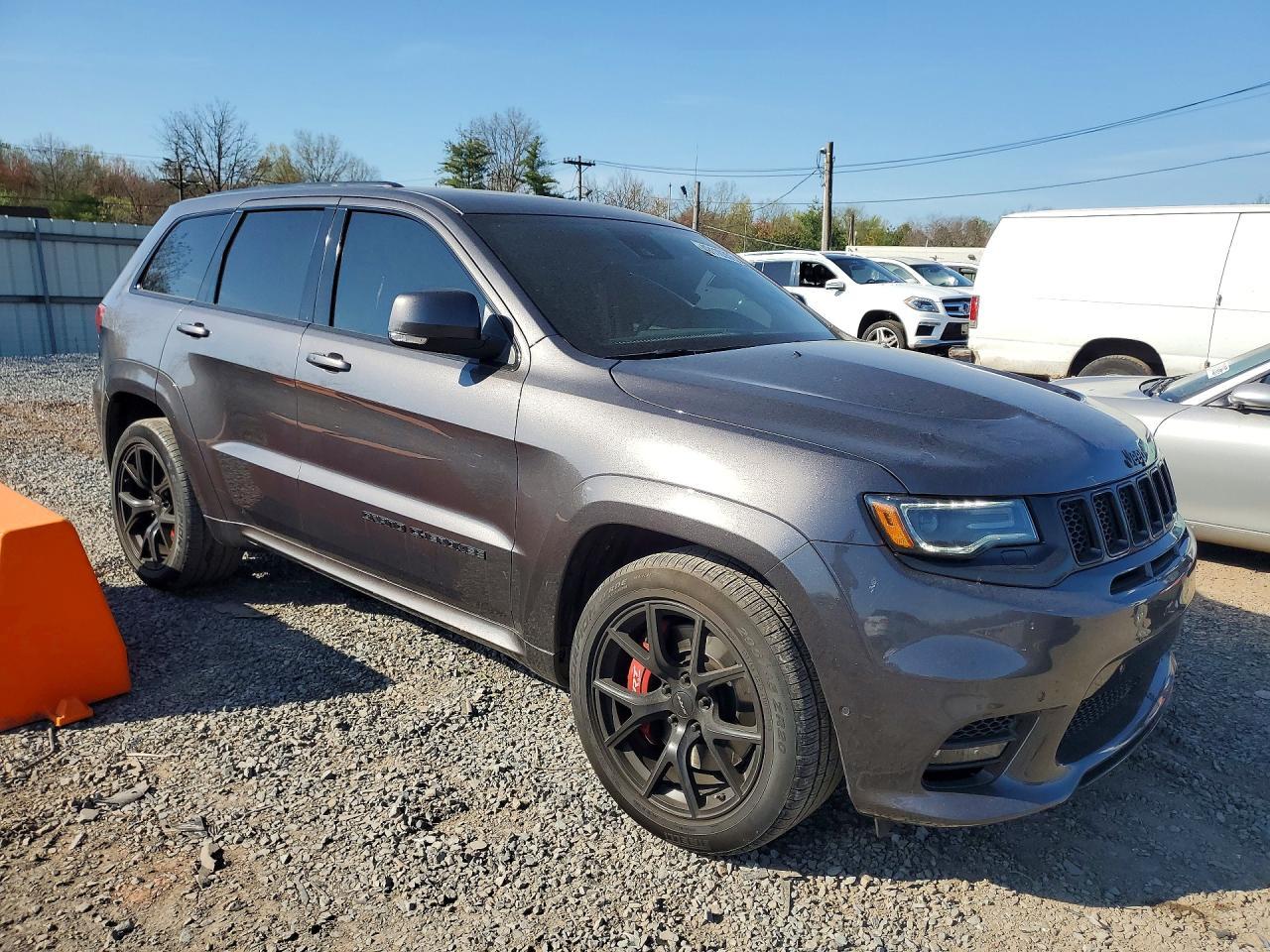 2021 Jeep Grand Cherokee Srt-8 - zdjęcie 4