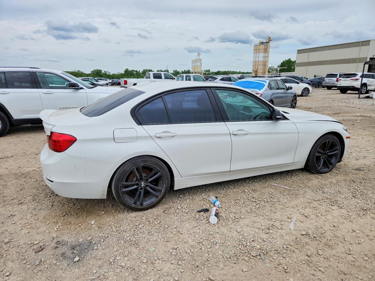 2013 BMW 328 I - zdjęcie 3