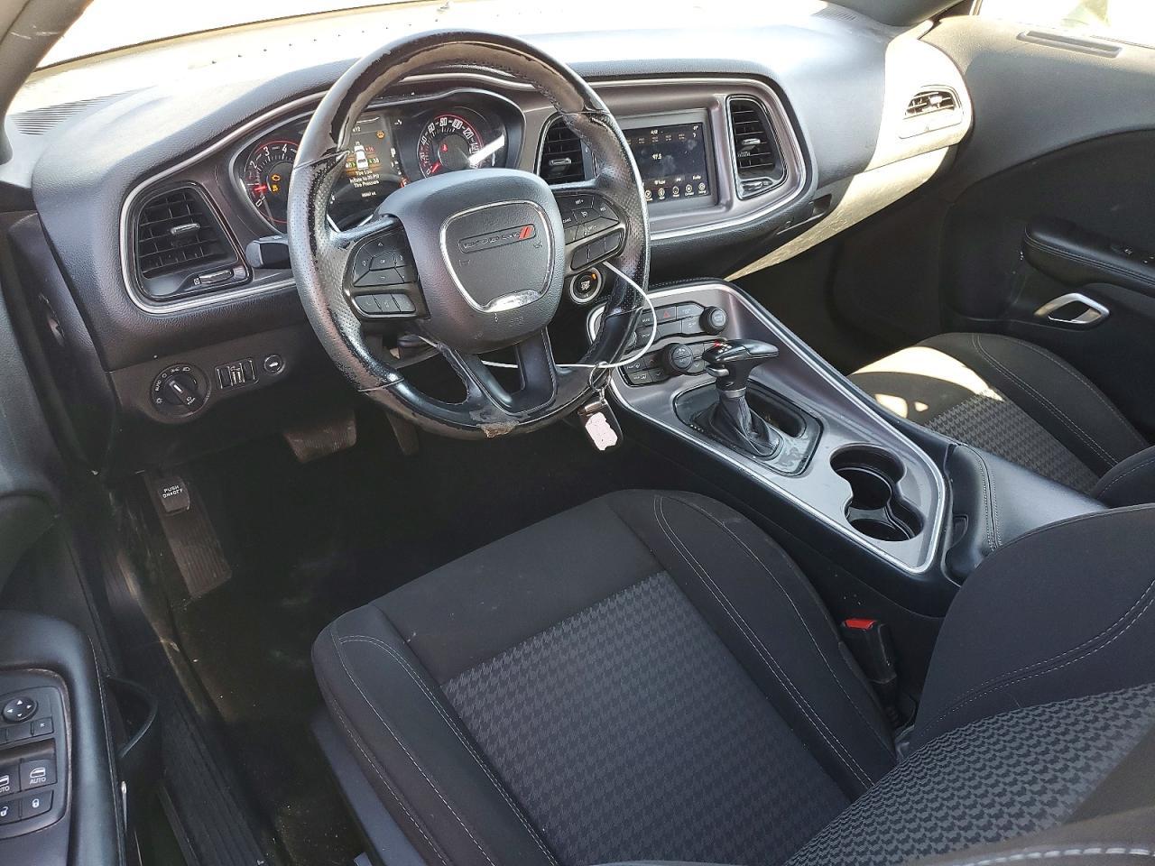 2022 Dodge Challenger Sxt - zdjęcie 8
