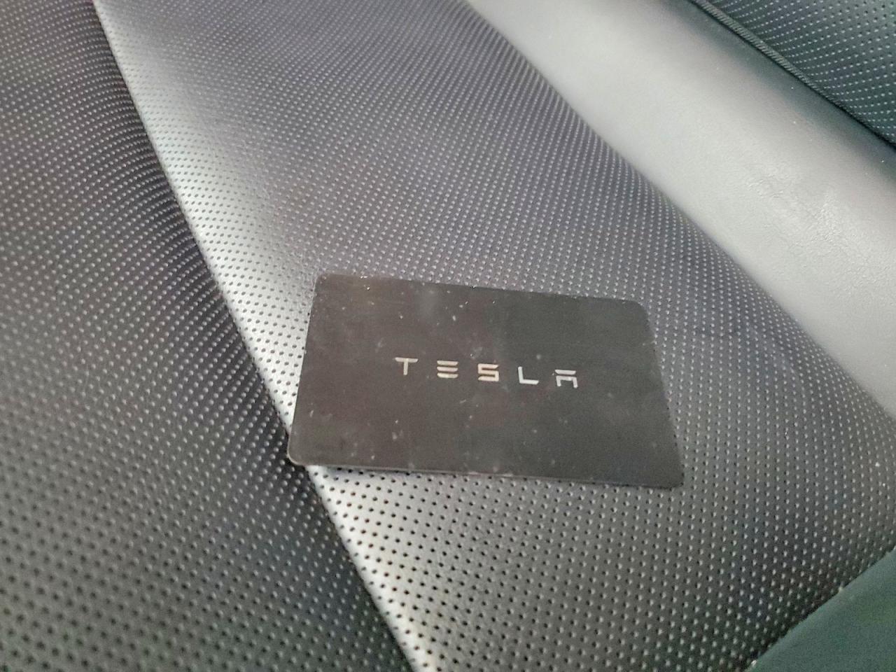 2025 Tesla Model 3 - zdjęcie 13