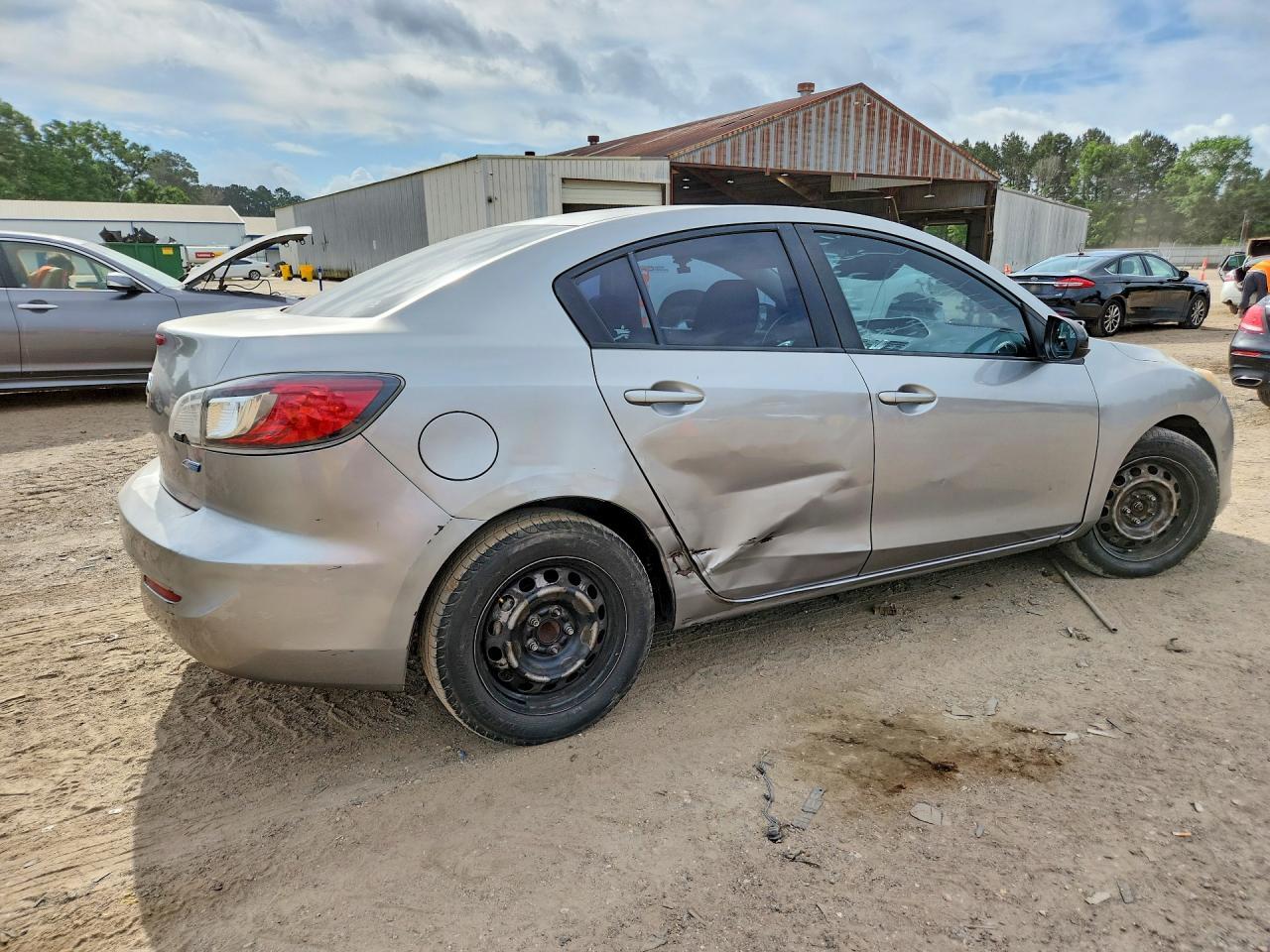 2013 Mazda 3 I - zdjęcie 3