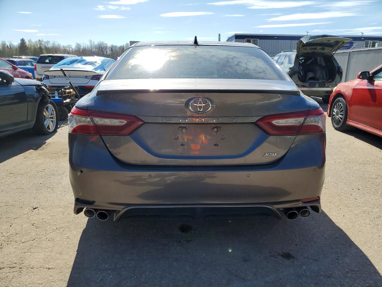 2018 Toyota Camry Xse - zdjęcie 6