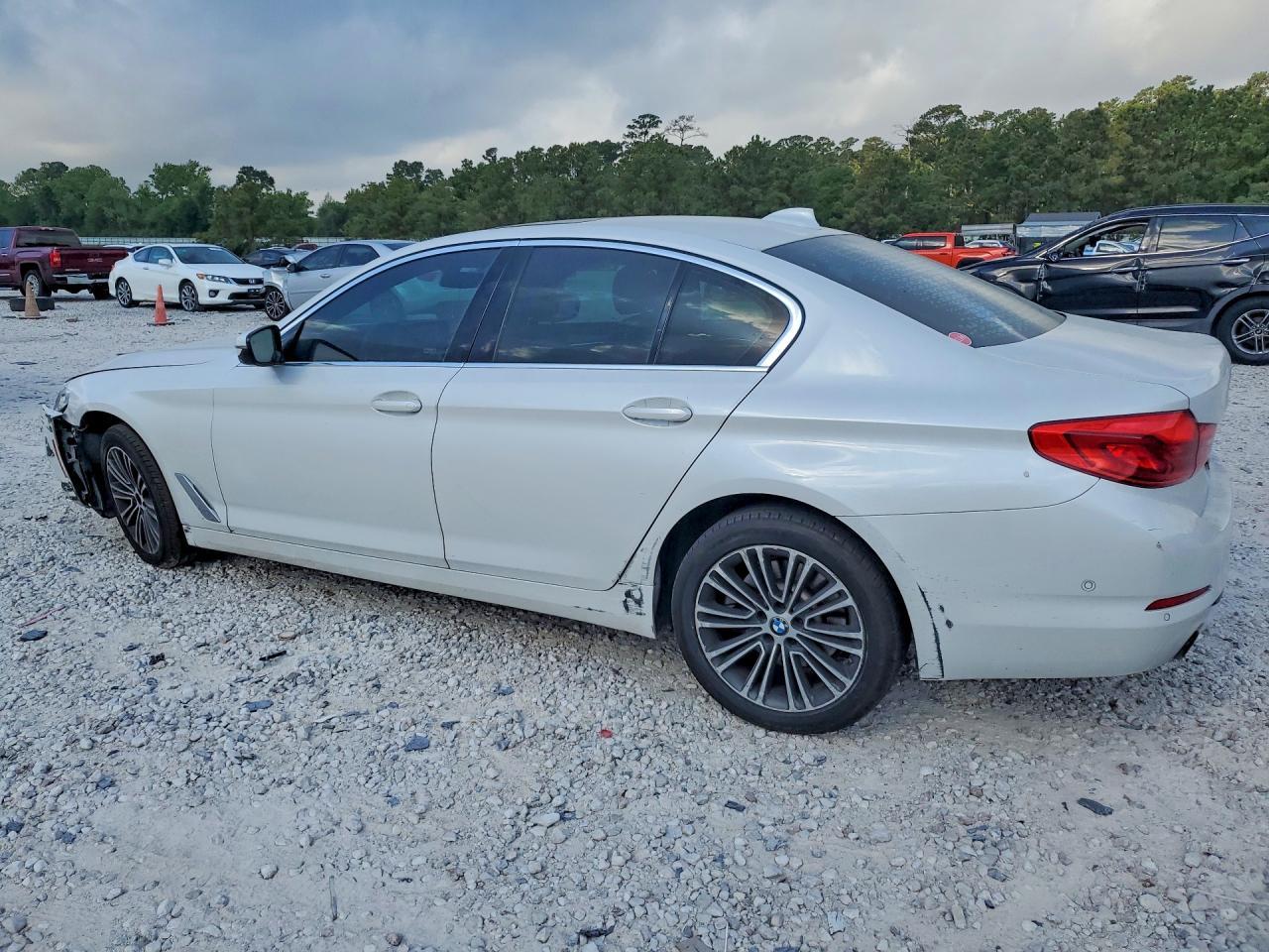2020 BMW 530 - zdjęcie 2