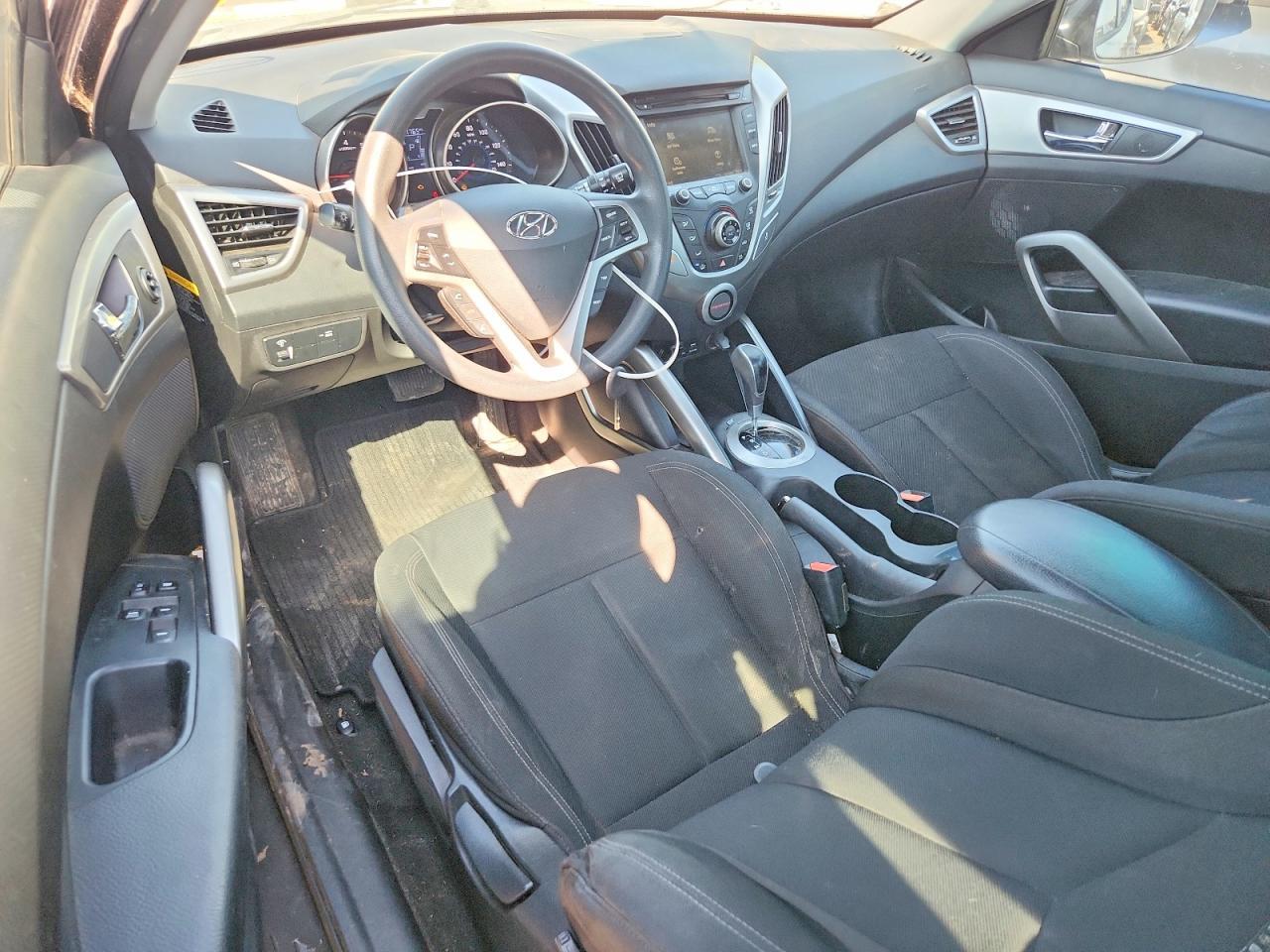 2015 Hyundai Veloster Base - zdjęcie 8