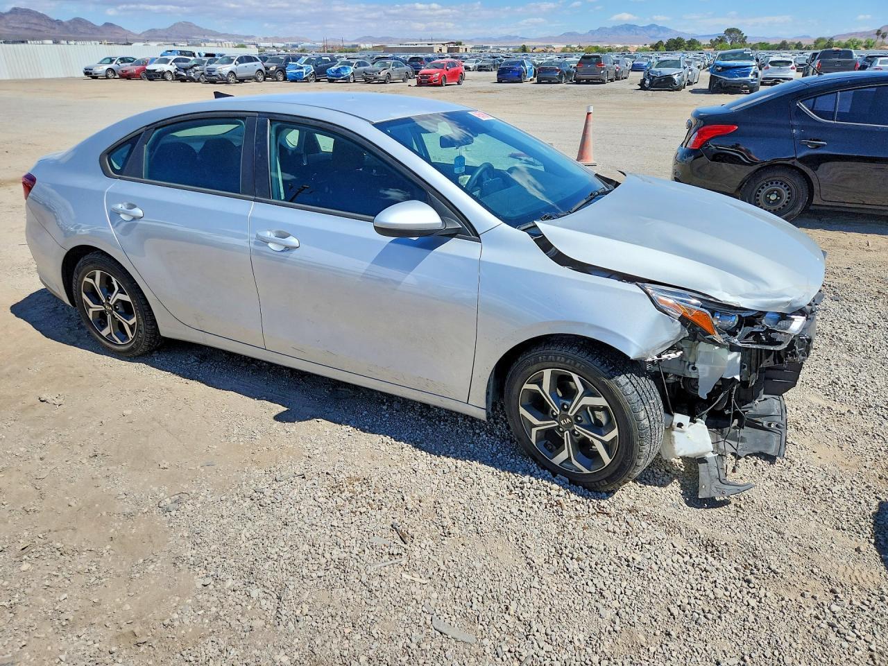 2021 Kia Forte Lxs - zdjęcie 4