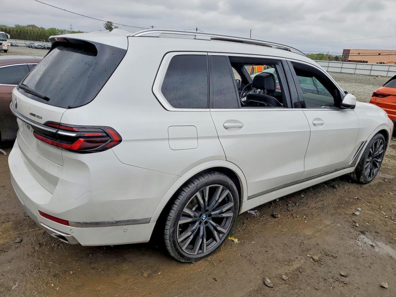 2023 BMW X7 xDrive40I - zdjęcie 3