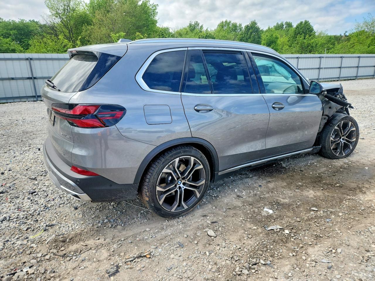 2024 BMW X5 xDrive40I - zdjęcie 3