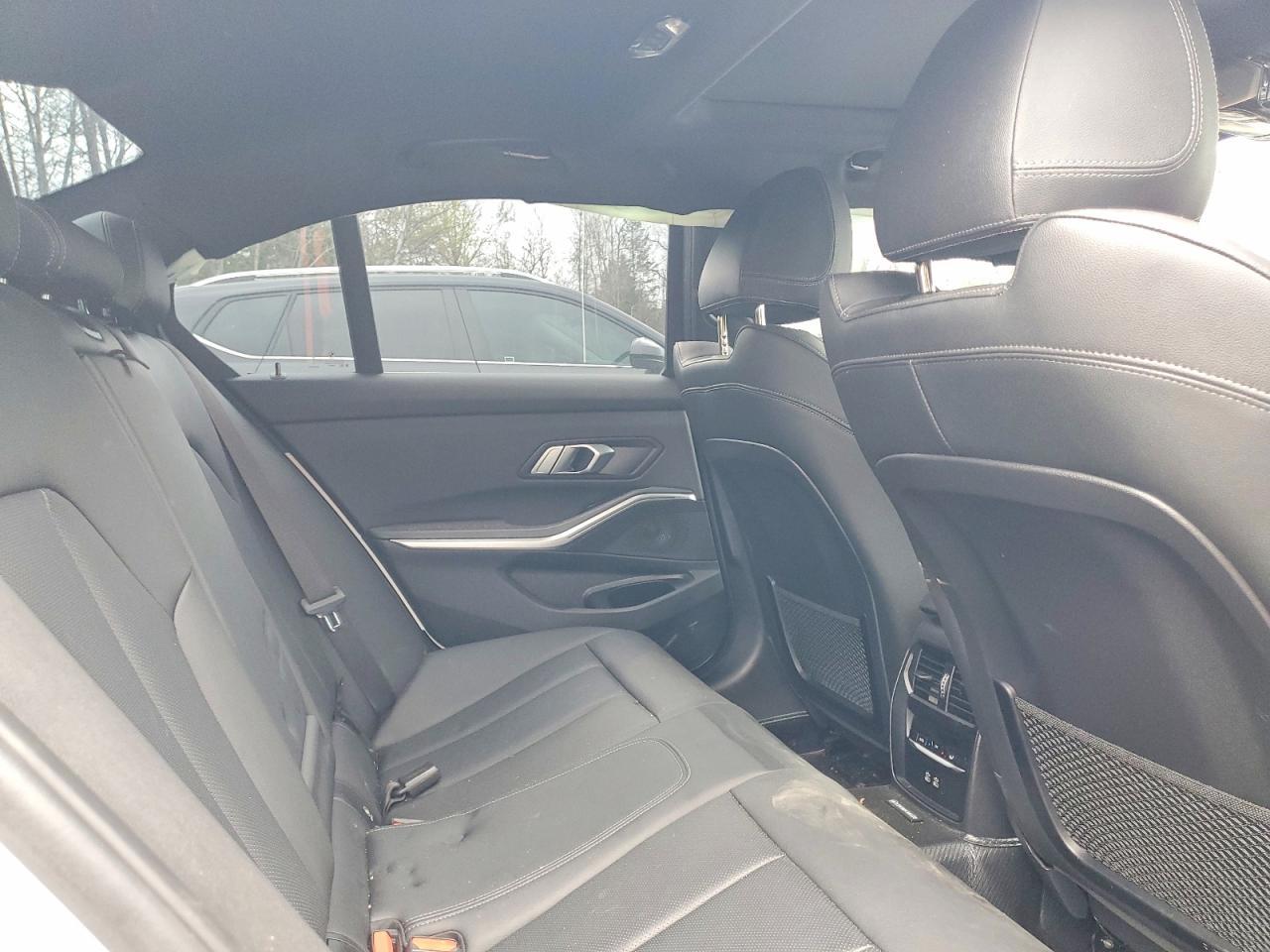 2023 BMW 330I - zdjęcie 10