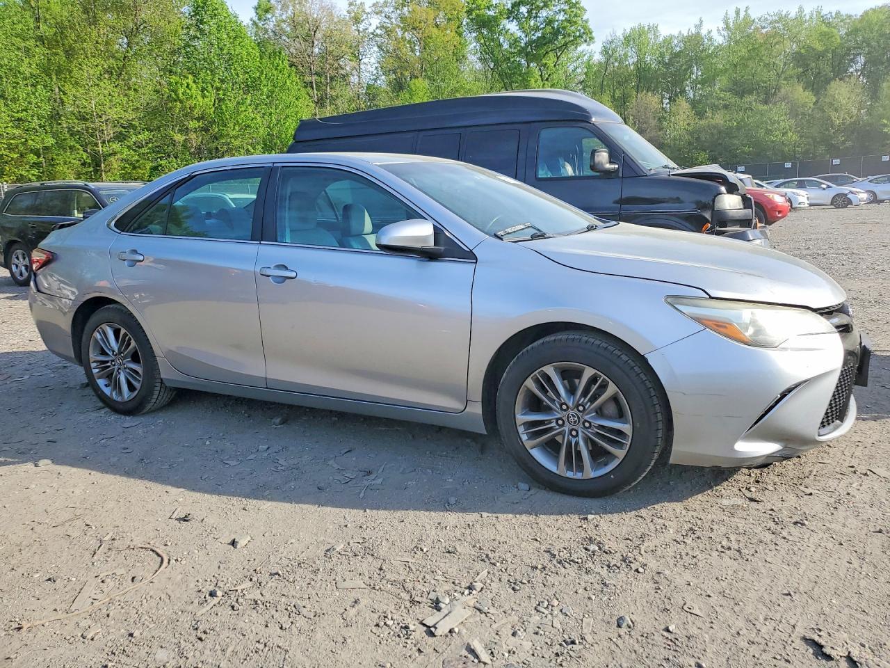2015 Toyota Camry Se - zdjęcie 4