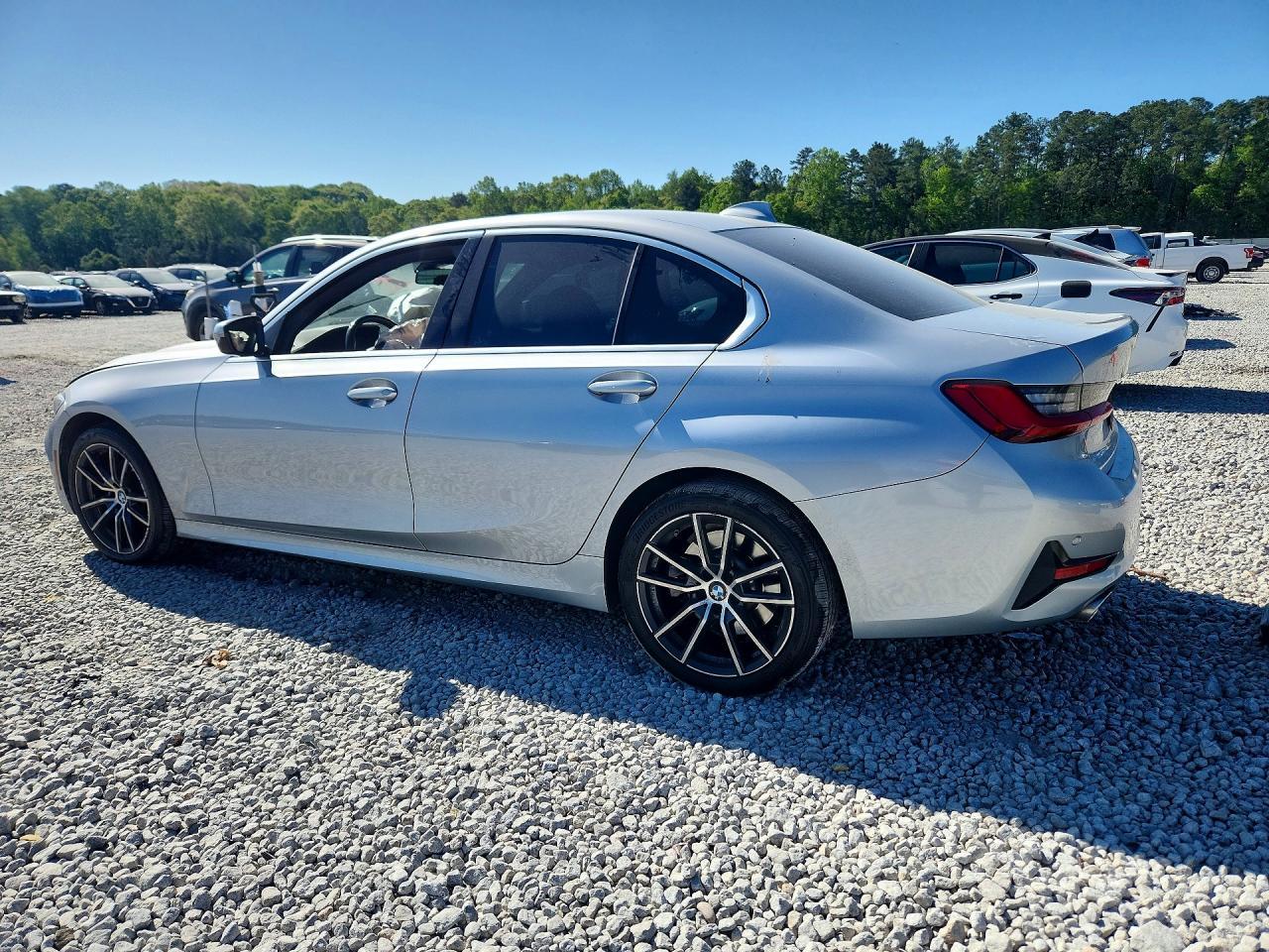 2019 BMW 330I - zdjęcie 2