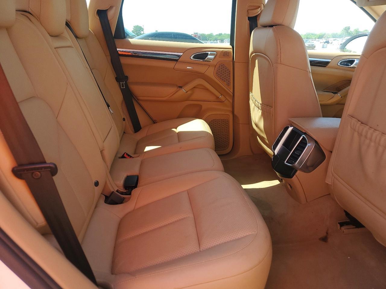 2013 Porsche Cayenne - zdjęcie 11