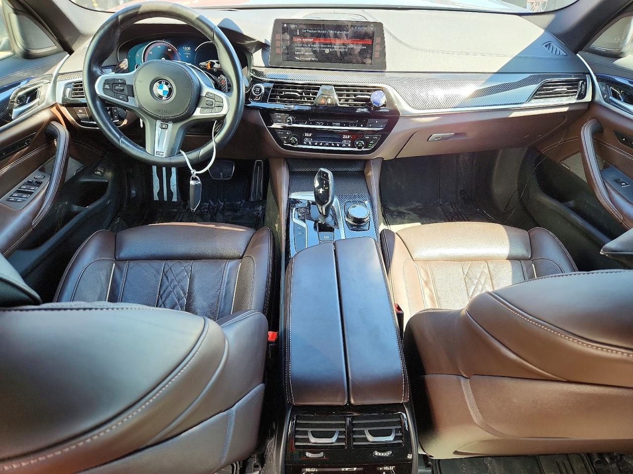 2017 BMW Seria 5 540i - zdjęcie 8