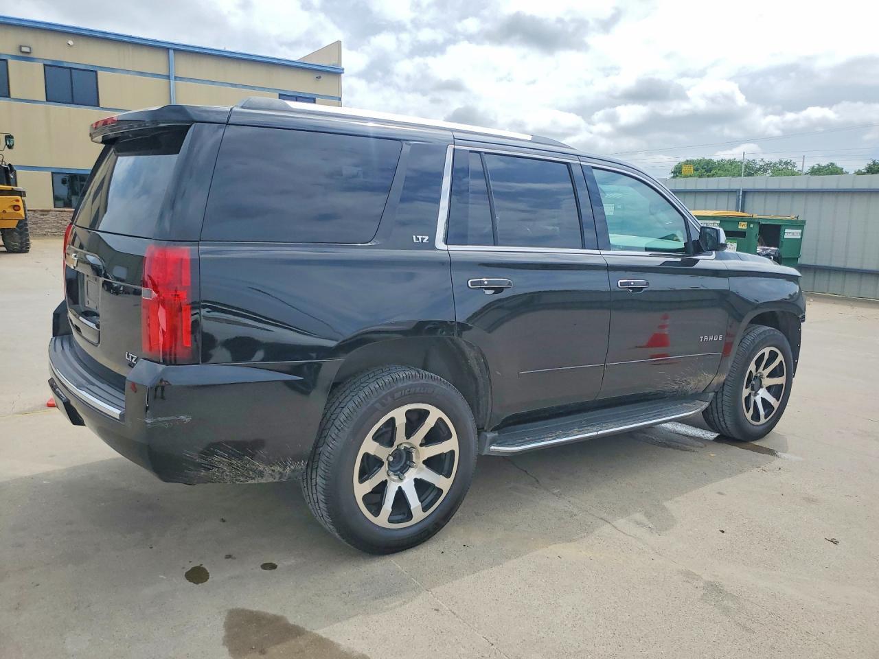 2016 Chevrolet Tahoe C1500 Ltz - zdjęcie 3