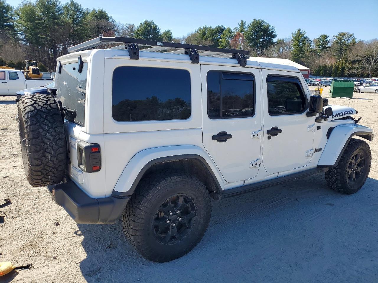 2018 Jeep Wrangler Unlimited Sahara - zdjęcie 3
