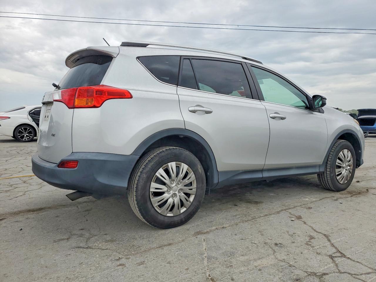 2013 Toyota Rav4 Le - zdjęcie 3