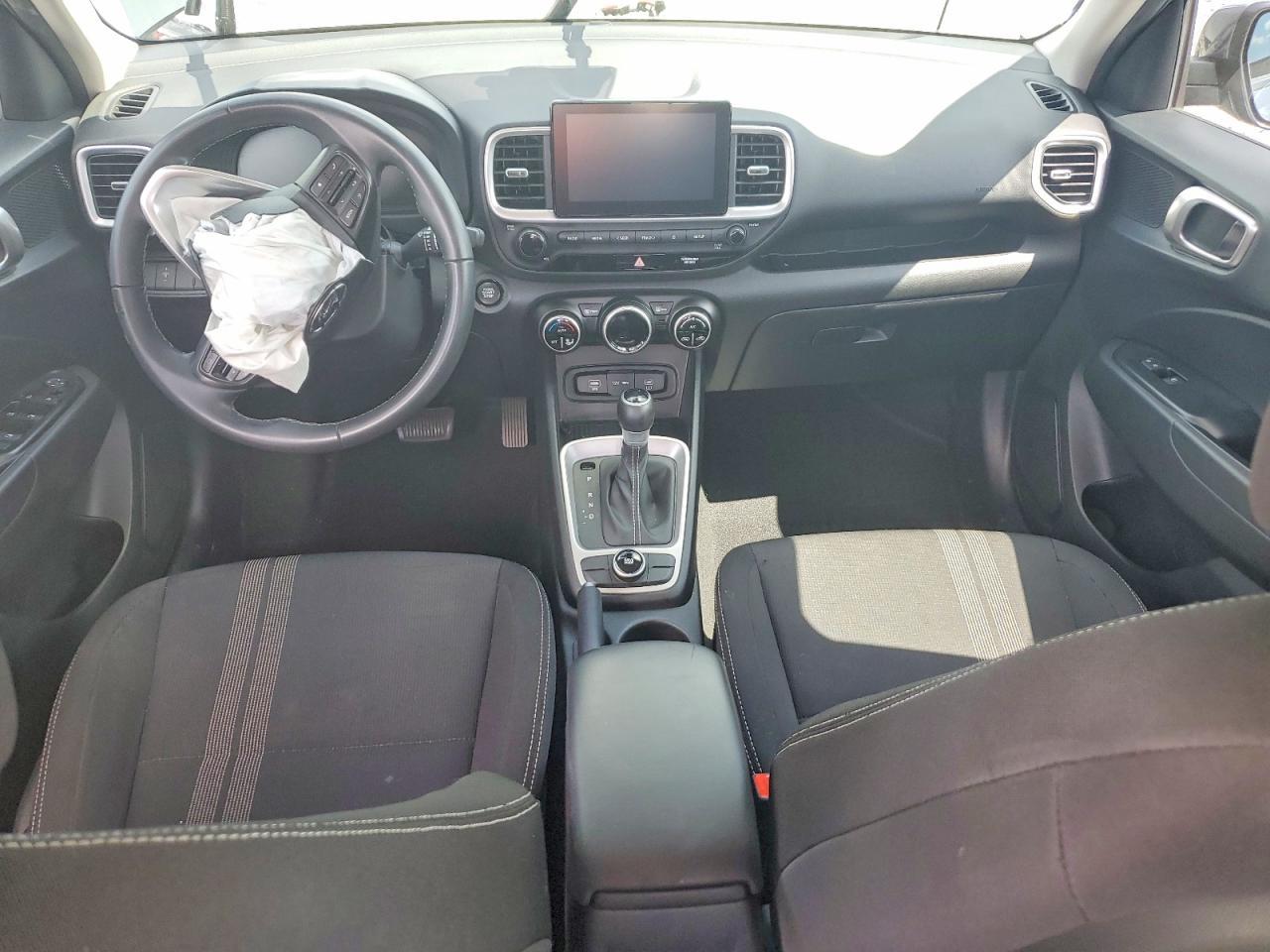 2024 Hyundai Venue Sel - zdjęcie 8