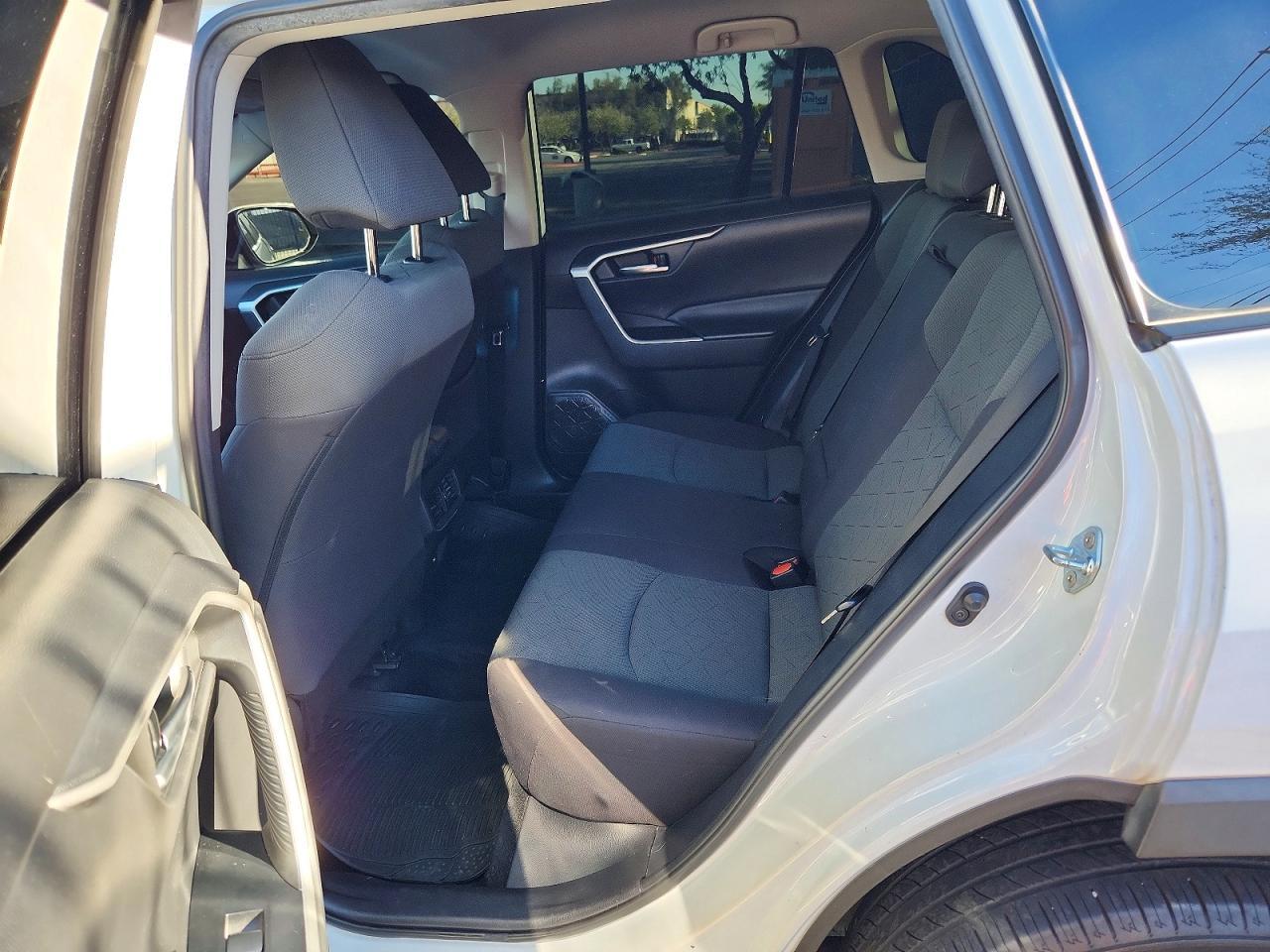 2021 Toyota Rav4 Xle - zdjęcie 10