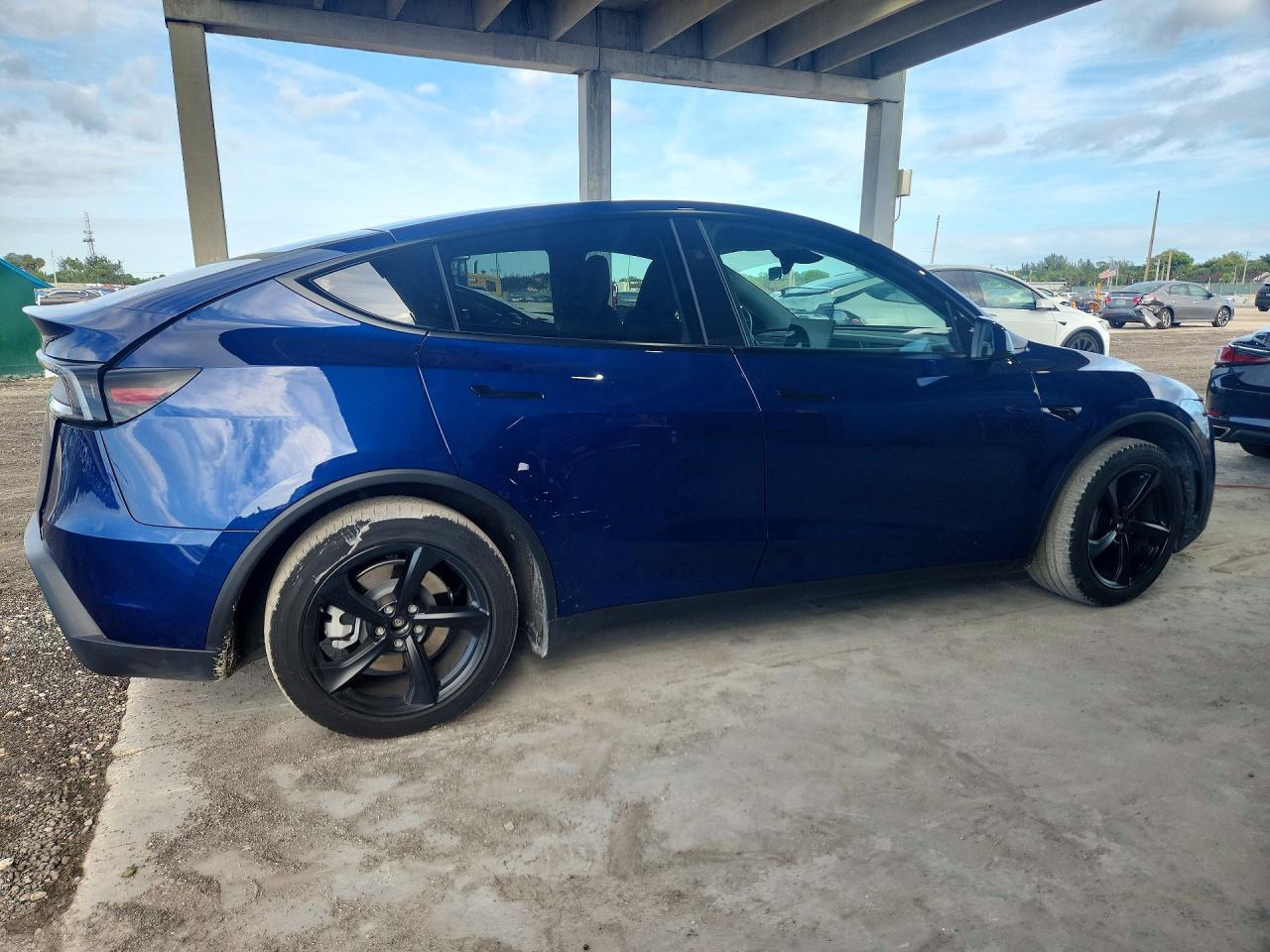 2026 Tesla Model Y - zdjęcie 3