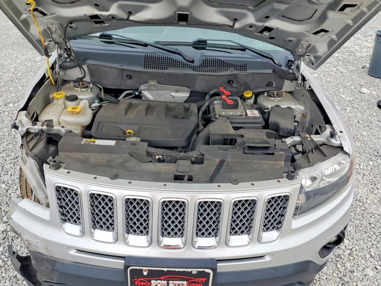 2014 Jeep Compass Latitude - zdjęcie 12