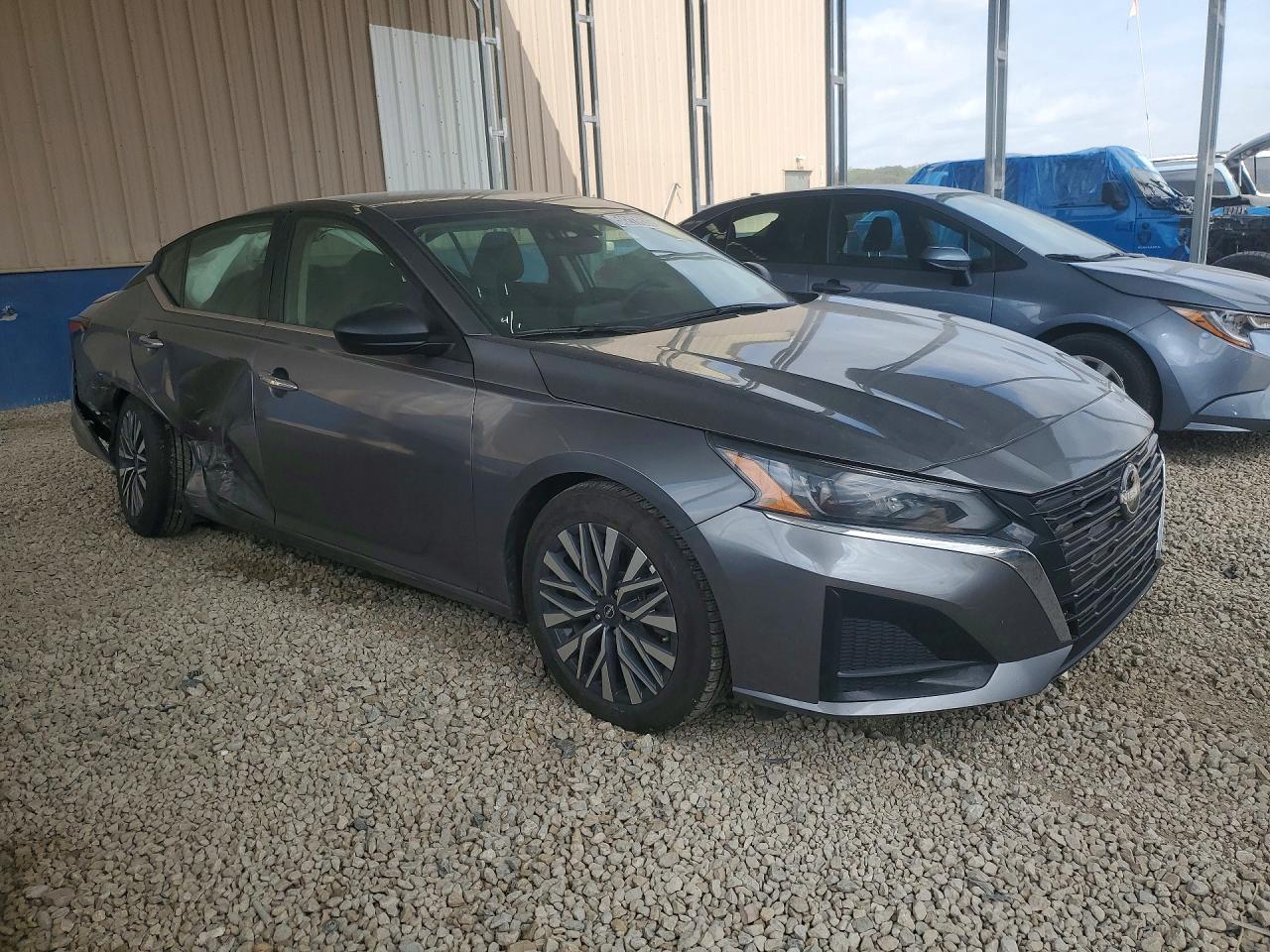 2025 Nissan Altima Sv - zdjęcie 4