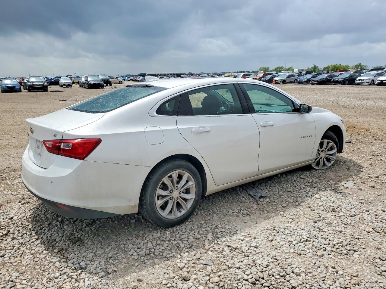 2024 Chevrolet Malibu Lt - zdjęcie 3