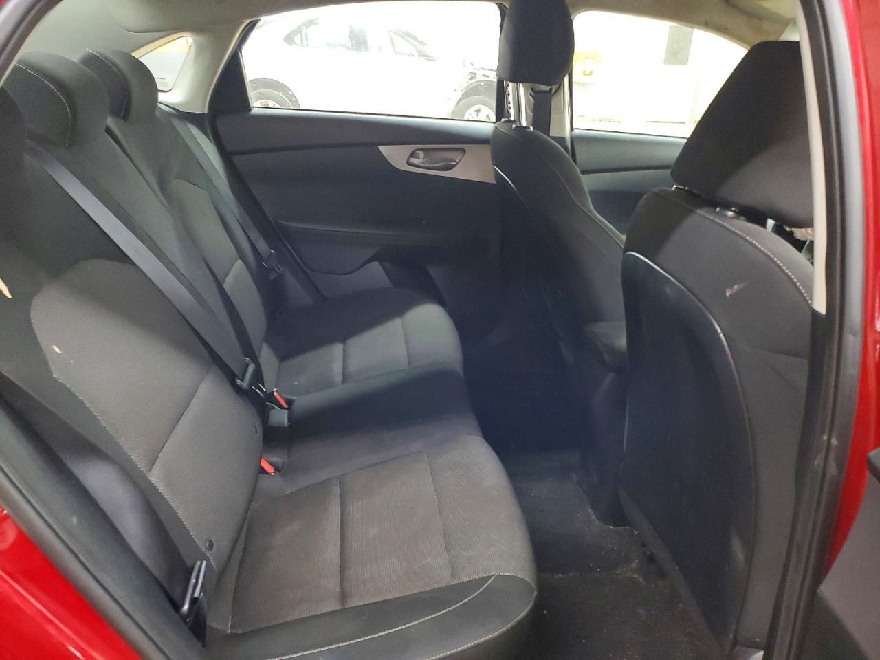 2023 Kia Forte Lxs - zdjęcie 10