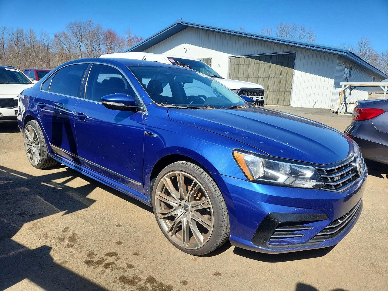 2017 Volkswagen Passat R-Line - zdjęcie 4