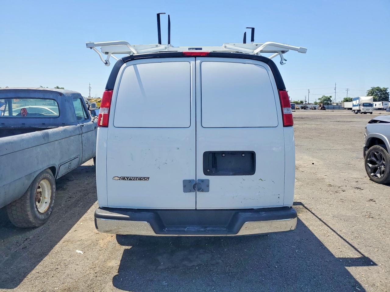 2022 Chevrolet Express G2500 - zdjęcie 6