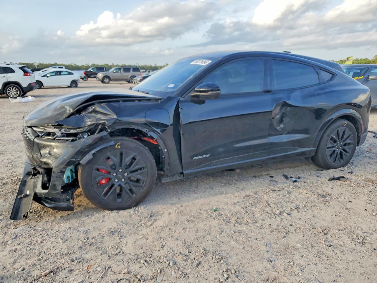 2025 Ford Mustang Mach-E Premium - zdjęcie główne