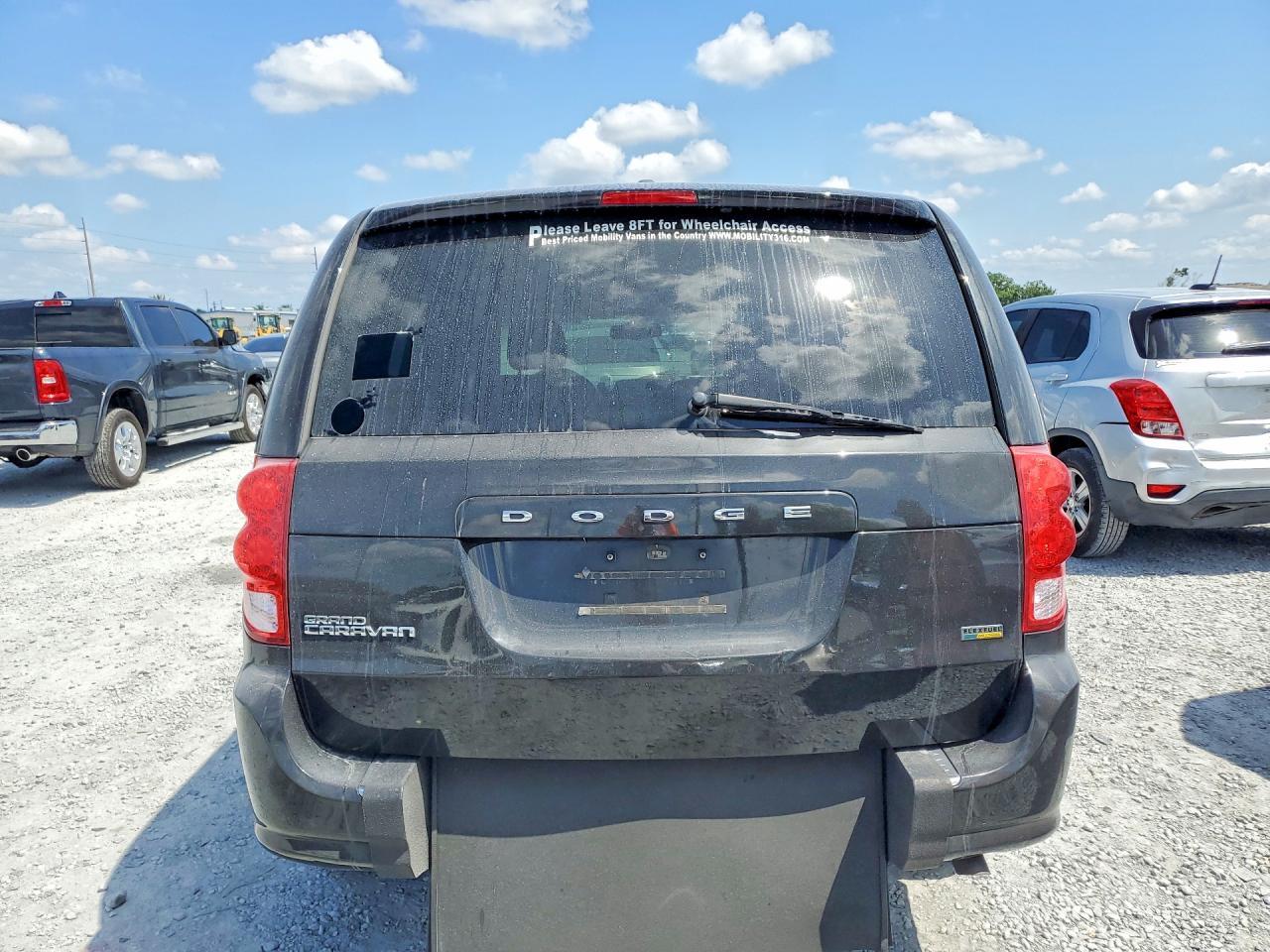 2017 Dodge Grand Caravan Se - zdjęcie 6