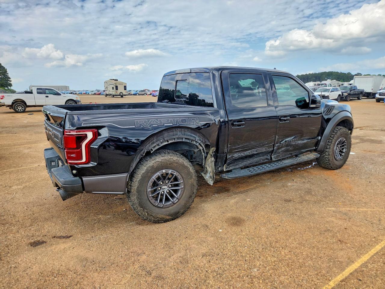 2019 Ford F150 Raptor - zdjęcie 3