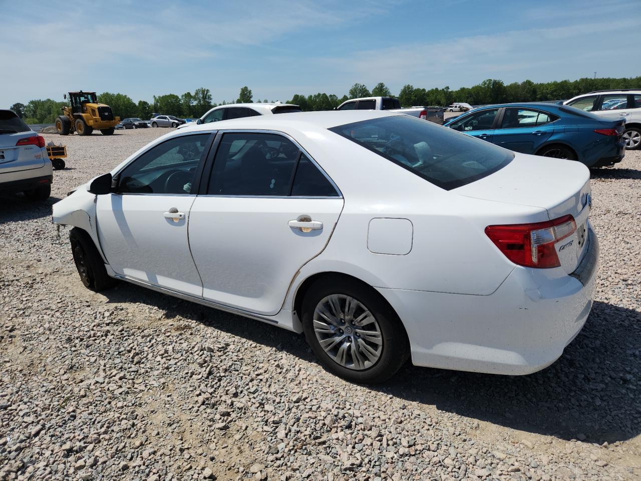 2014 Toyota Camry Le - zdjęcie 2